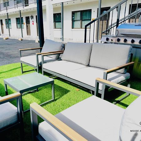 The Moose #8 - Modern Luxe Loft With King Bed & Free Parking & Wifi Apartment Memphis Luaran gambar